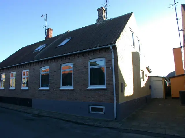 The image shows a 3 bedroom semi-detached house for sale in St Johns Road, St Johns, Suffolk. It...